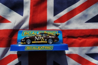 ScaleXtric C3084  PORSCHE 911 GT3R 2004 INFINEON CARRERA CUP ASIA